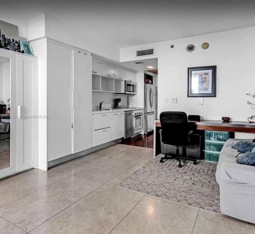50 Biscayne Blvd 705, Miami, FL 33132