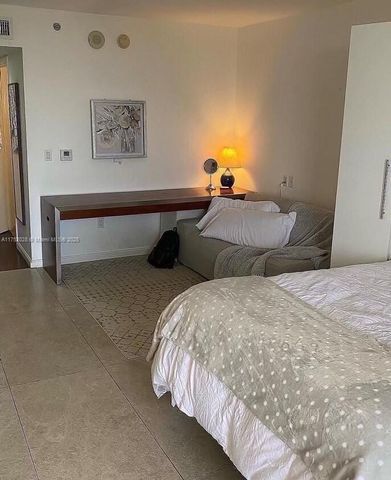 50 Biscayne Blvd 705, Miami, FL 33132