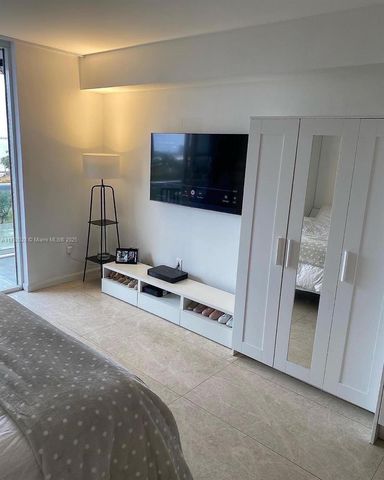 50 Biscayne Blvd 705, Miami, FL 33132