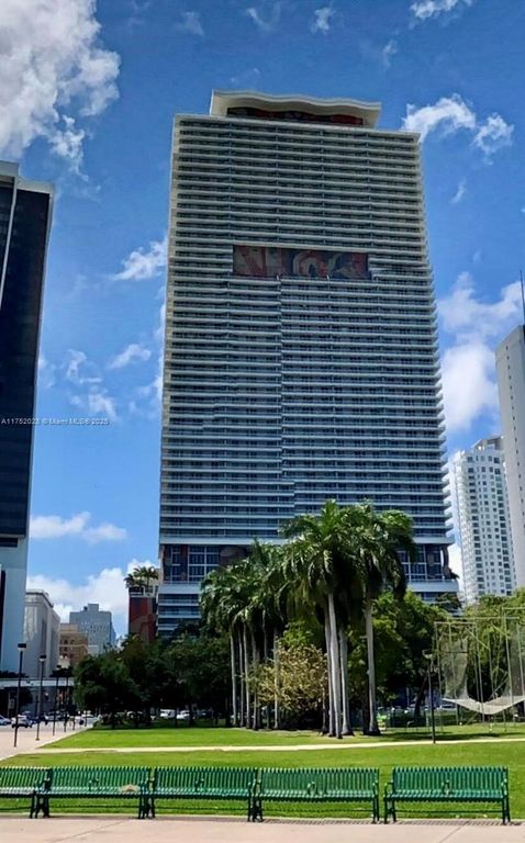 50 Biscayne Blvd 705, Miami, FL 33132