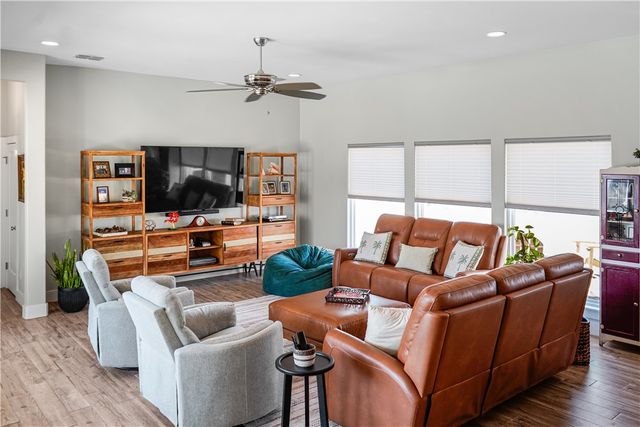 14834 Highland Mist Dr, Corpus Christi, TX 78418