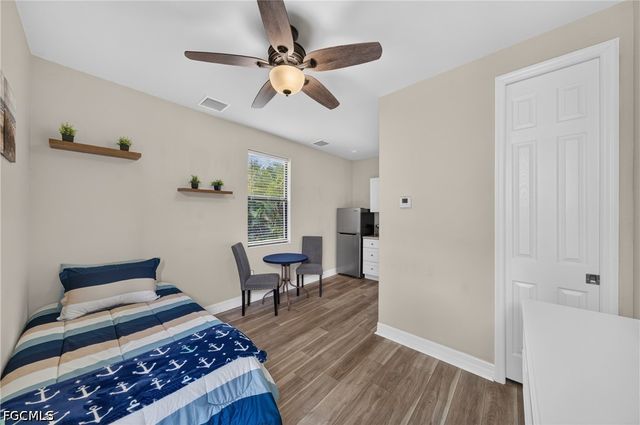 1725 SW 52nd TER, Cape Coral, FL 33914