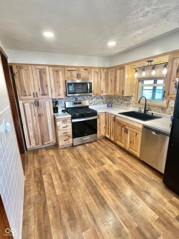 8989 S County Road 825 W, Reelsville, IN 46171