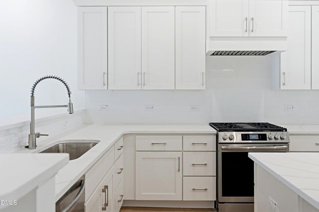1201 Brookside Drive 110, Raleigh, NC 27604
