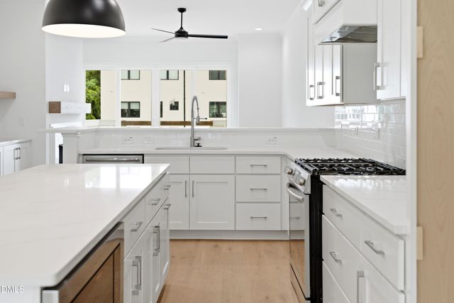1201 Brookside Drive 110, Raleigh, NC 27604