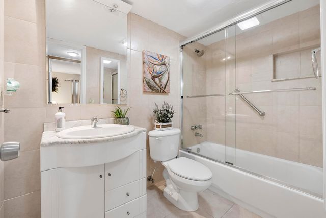 8990 S Hollybrook Boulevard 209, Pembroke Pines, FL 33025