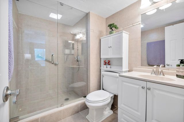 8990 S Hollybrook Boulevard 209, Pembroke Pines, FL 33025