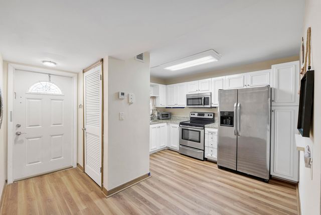 8990 S Hollybrook Boulevard 209, Pembroke Pines, FL 33025