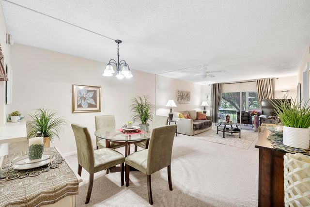 8990 S Hollybrook Boulevard 209, Pembroke Pines, FL 33025