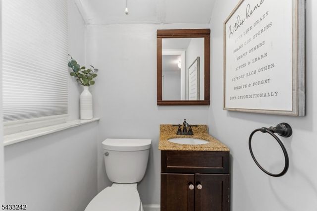 841 Colonial Arms Rd, Union Twp., NJ 07083