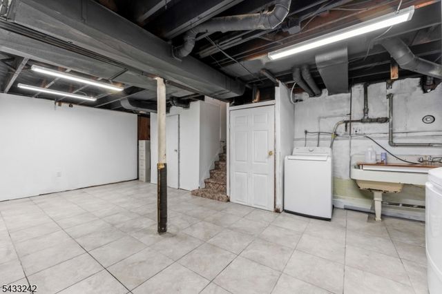 841 Colonial Arms Rd, Union Twp., NJ 07083