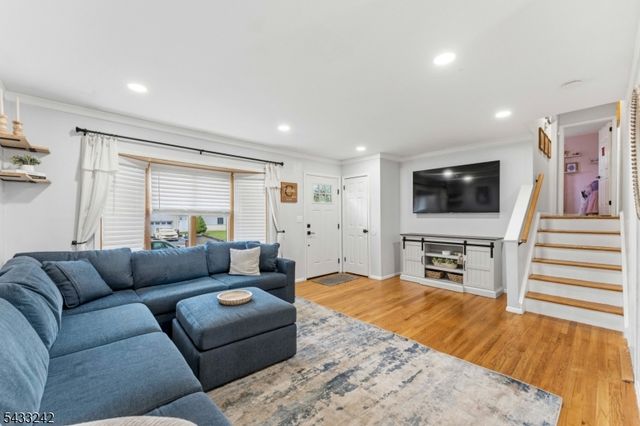 841 Colonial Arms Rd, Union Twp., NJ 07083
