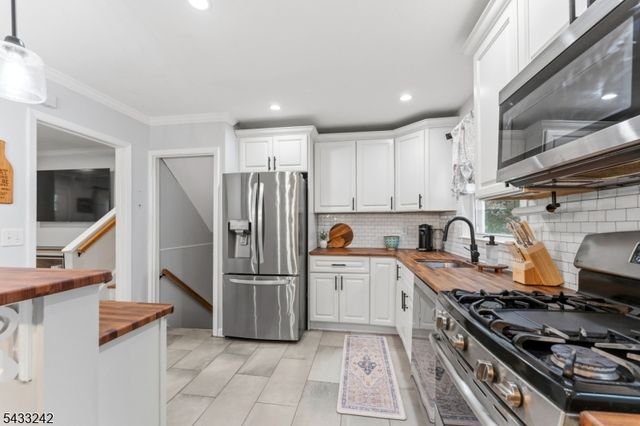 841 Colonial Arms Rd, Union Twp., NJ 07083