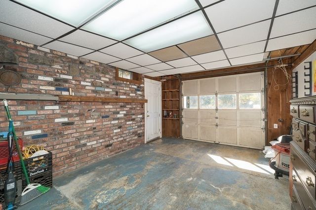 359 Linebrook Rd, Ipswich, MA 01938