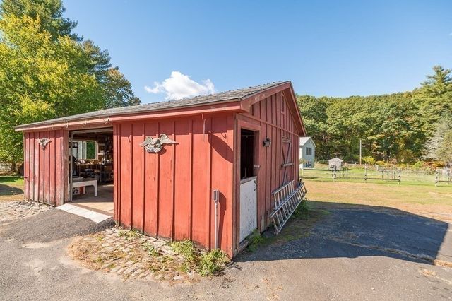359 Linebrook Rd, Ipswich, MA 01938