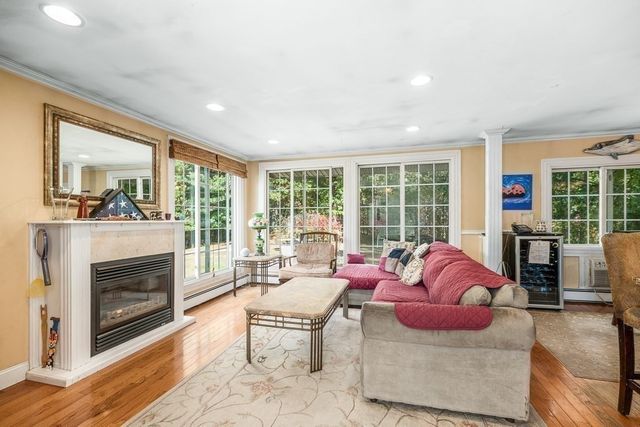 359 Linebrook Rd, Ipswich, MA 01938