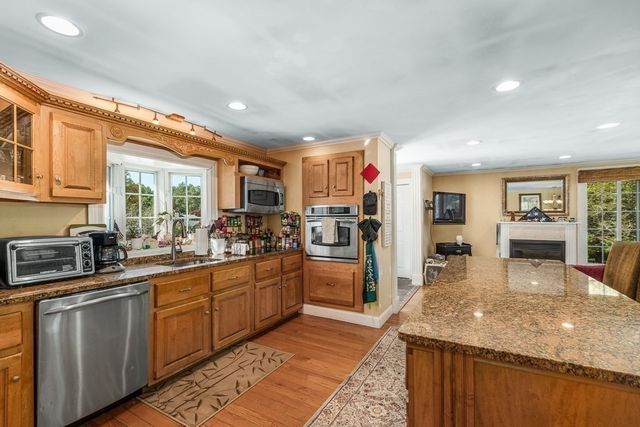359 Linebrook Rd, Ipswich, MA 01938