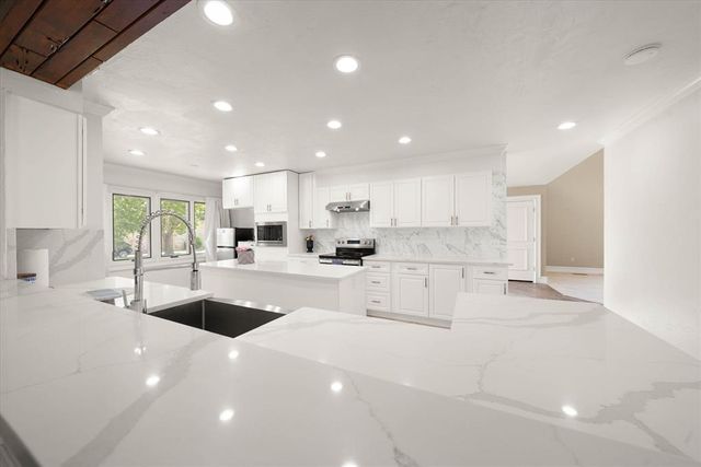 3001 Raintree Road, Oklahoma City, OK 73120