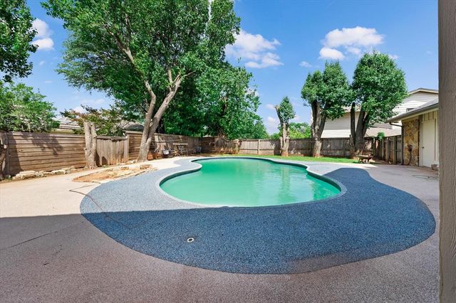 3001 Raintree Road, Oklahoma City, OK 73120