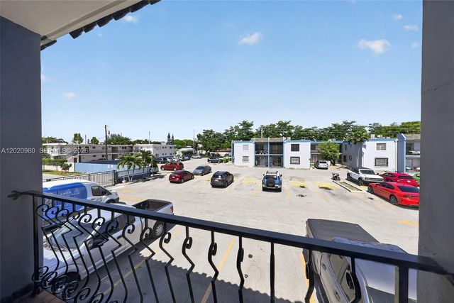 145 SW 30TH CT B208, Miami, FL 33135