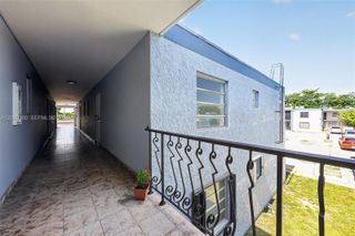 145 SW 30TH CT B208, Miami, FL 33135