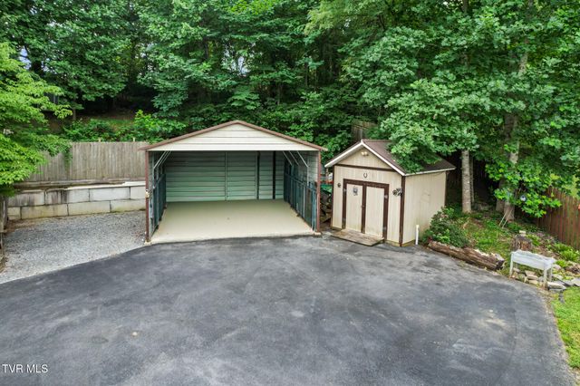 120 Elizabeth Ann Circle, Bluff City, TN 37618
