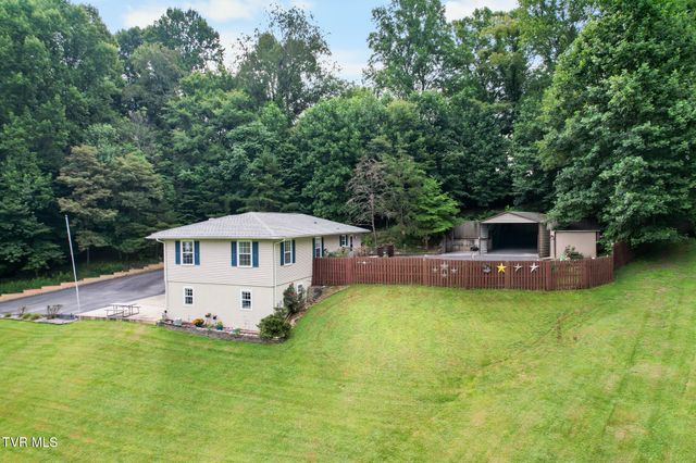 120 Elizabeth Ann Circle, Bluff City, TN 37618
