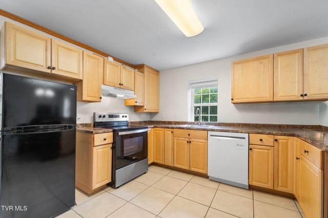 120 Elizabeth Ann Circle, Bluff City, TN 37618