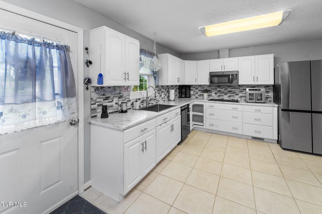 120 Elizabeth Ann Circle, Bluff City, TN 37618