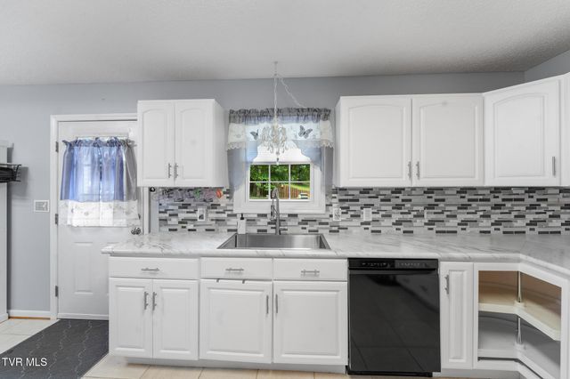 120 Elizabeth Ann Circle, Bluff City, TN 37618