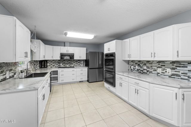 120 Elizabeth Ann Circle, Bluff City, TN 37618