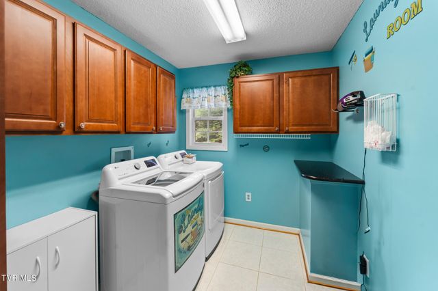 120 Elizabeth Ann Circle, Bluff City, TN 37618