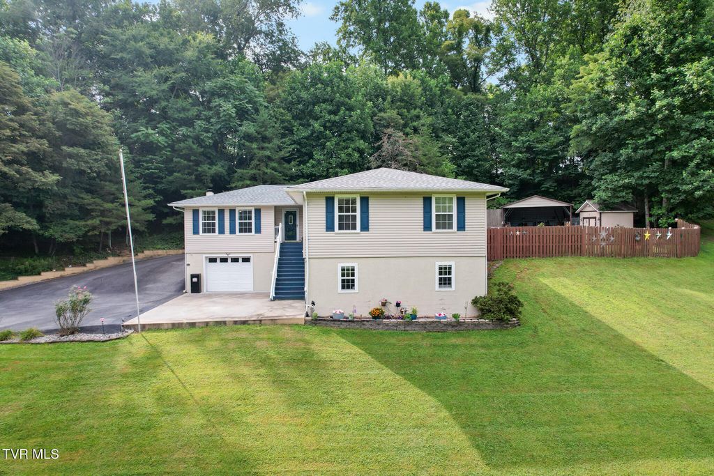 120 Elizabeth Ann Circle, Bluff City, TN 37618