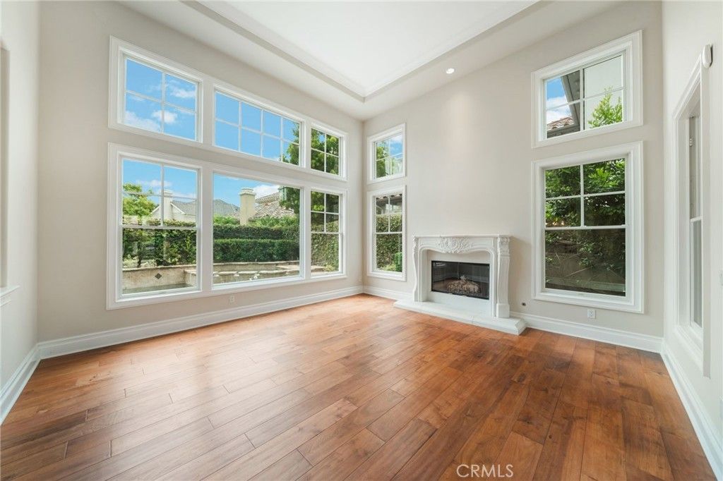 Image 10 of property listing at 5 Thunderbird, Newport Beach, CA 92660