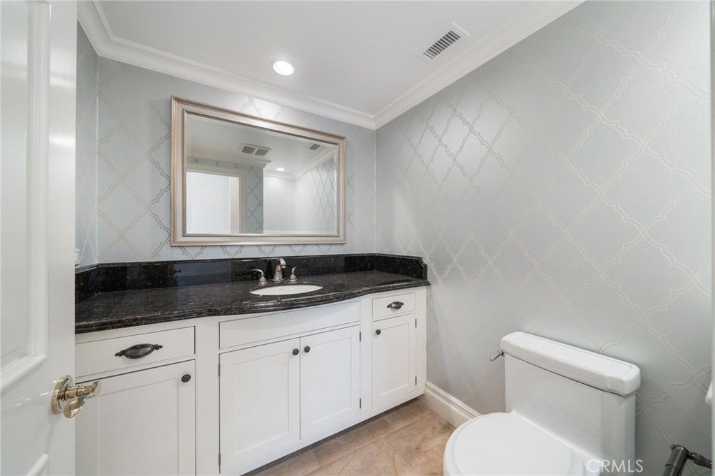 Image 17 of property listing at 5 Thunderbird, Newport Beach, CA 92660