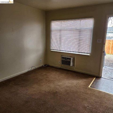 18567 Pine St, Tuolumne, CA 95379