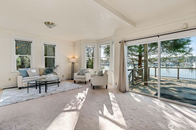 1323 East Bay Drive NE, Olympia, WA 98506