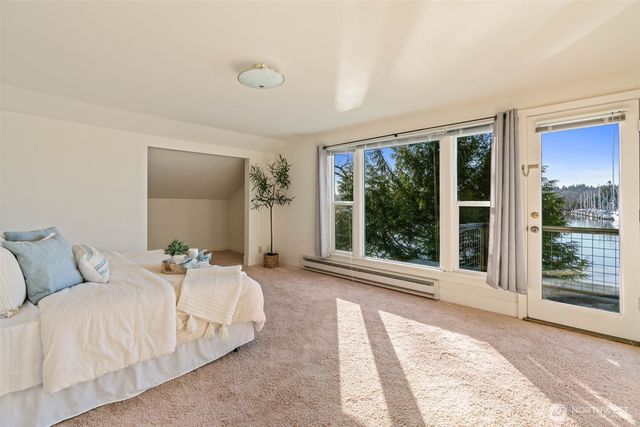 1323 East Bay Drive NE, Olympia, WA 98506