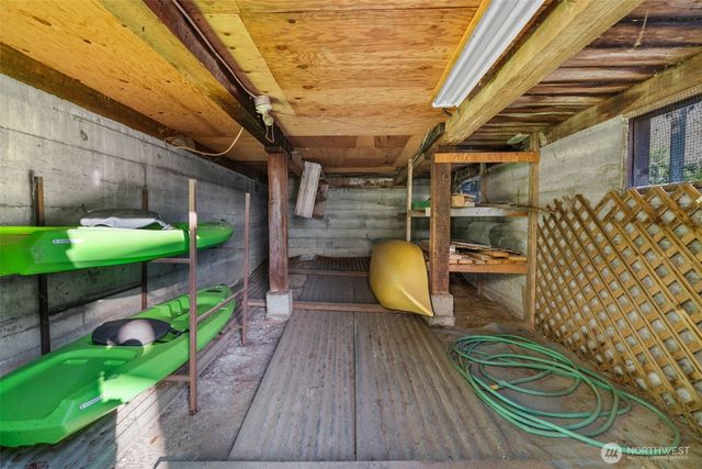 1323 East Bay Drive NE, Olympia, WA 98506