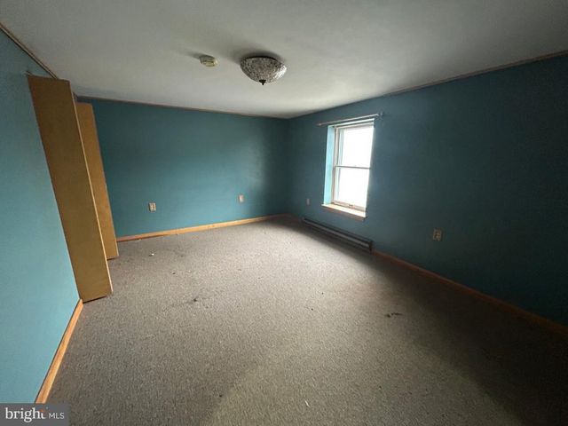 1048 KUNKLE DR, Chambersburg, PA 17202