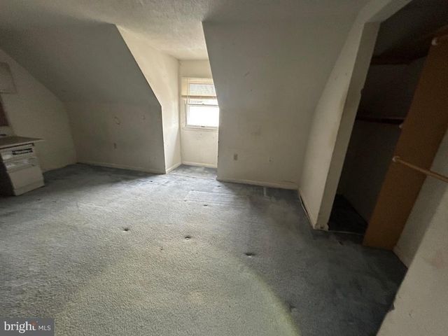 1048 KUNKLE DR, Chambersburg, PA 17202