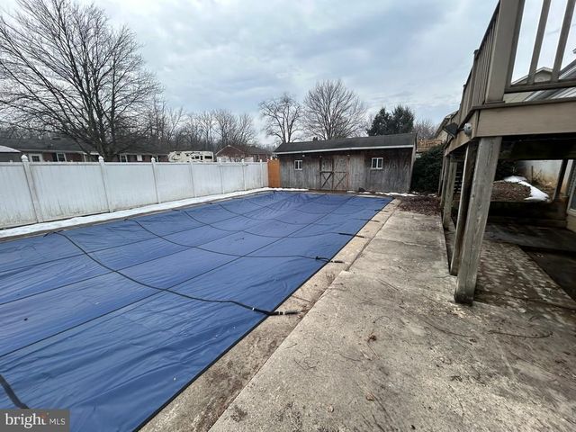 1048 KUNKLE DR, Chambersburg, PA 17202