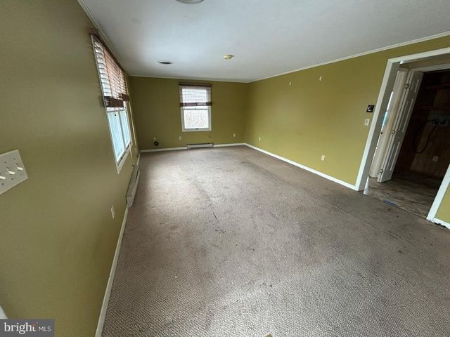 1048 KUNKLE DR, Chambersburg, PA 17202