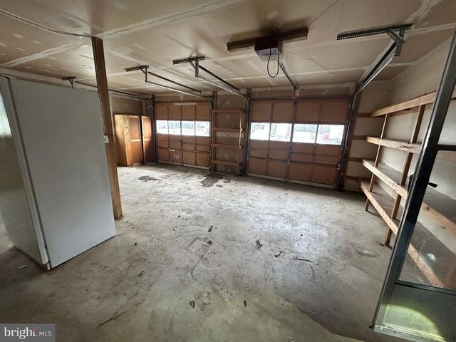 1048 KUNKLE DR, Chambersburg, PA 17202