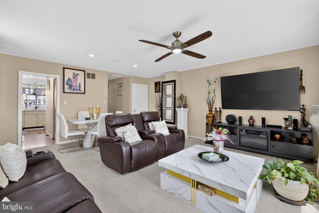 309 8TH AVE, Wilmington, DE 19805