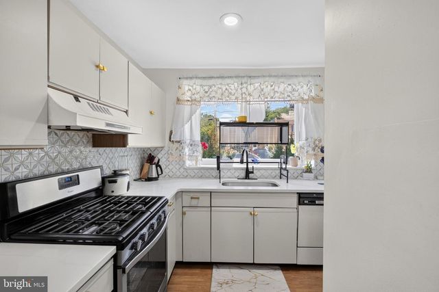 309 8TH AVE, Wilmington, DE 19805