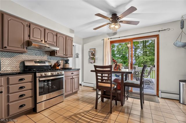 15000 S Crestwood Drive, Middlefield, OH 44062