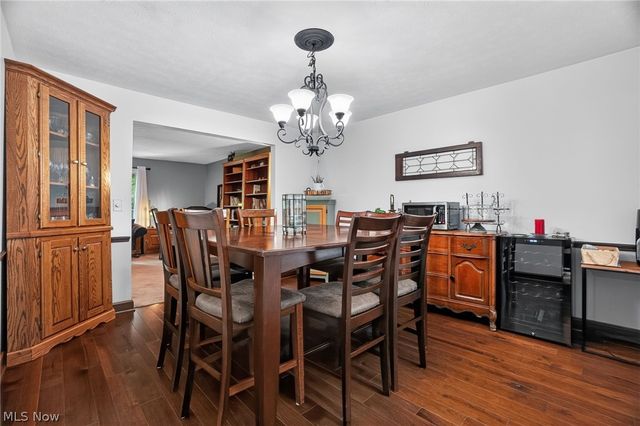 15000 S Crestwood Drive, Middlefield, OH 44062