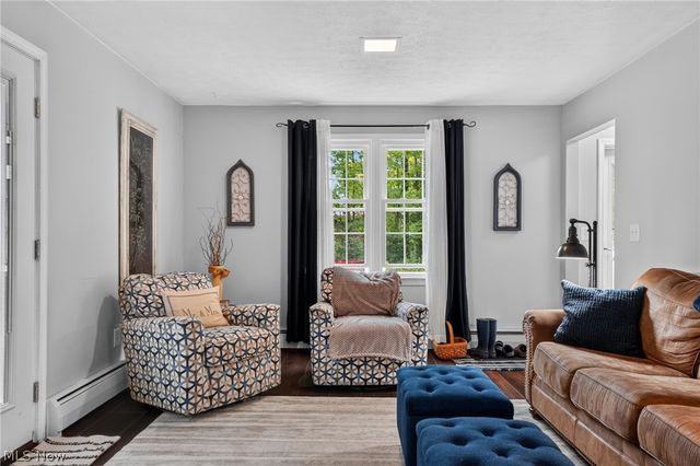 15000 S Crestwood Drive, Middlefield, OH 44062