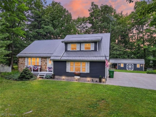 15000 S Crestwood Drive, Middlefield, OH 44062